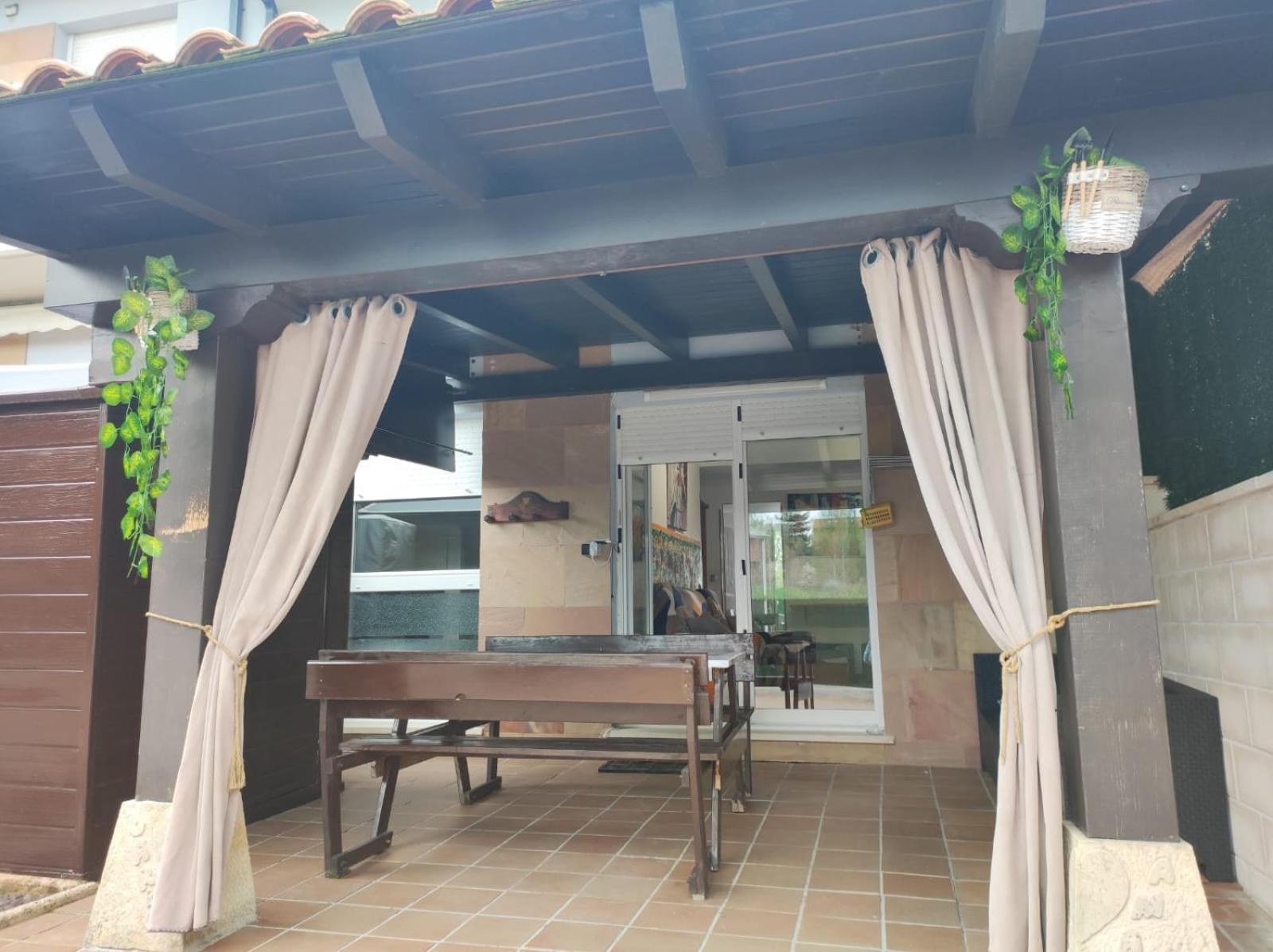 Chalet Bajo Con Jardin, Patio, Cenador Y Barbacoa. Viveda المظهر الخارجي الصورة
